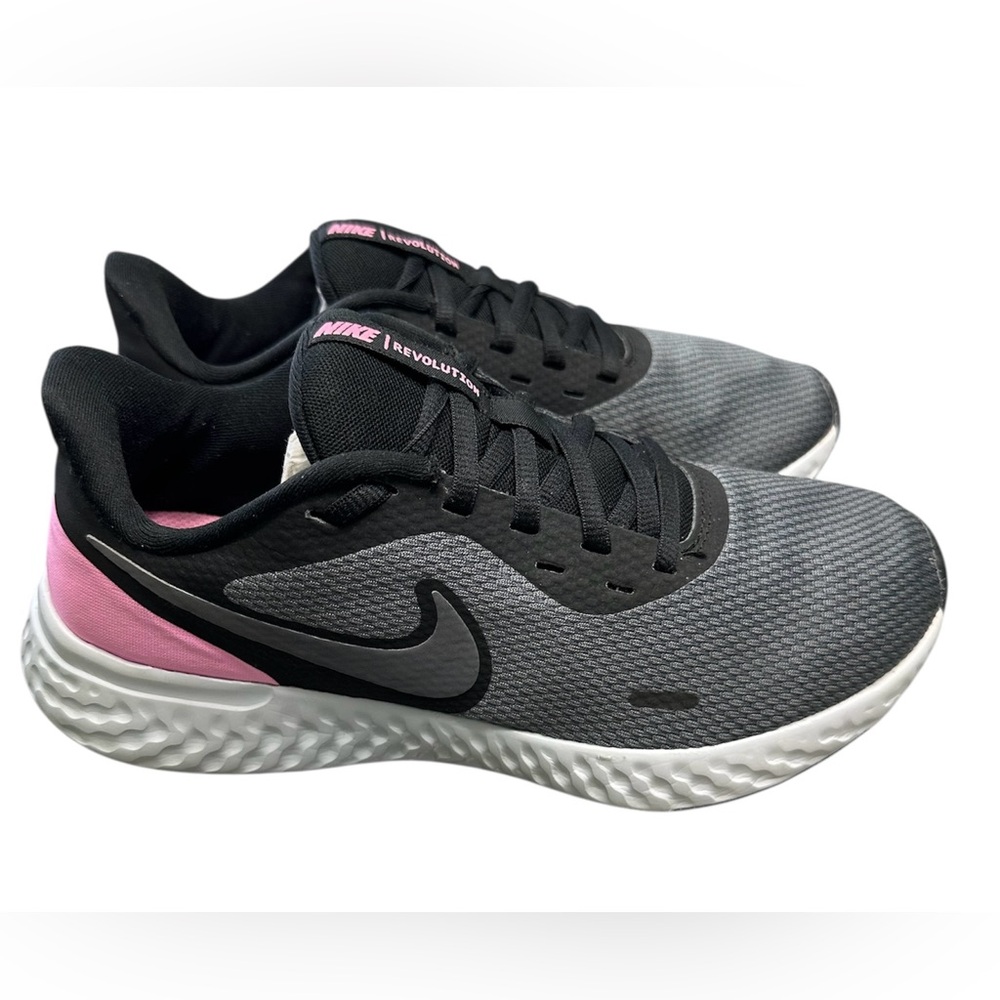 Nike Women Shoe Revolution Size 8.5 Athletic Running Sneaker Pre Owned No Box